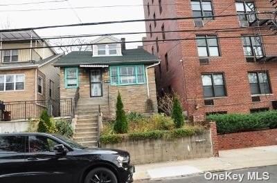 50-15 39th Place in Queens, Sunnyside, NY 11104