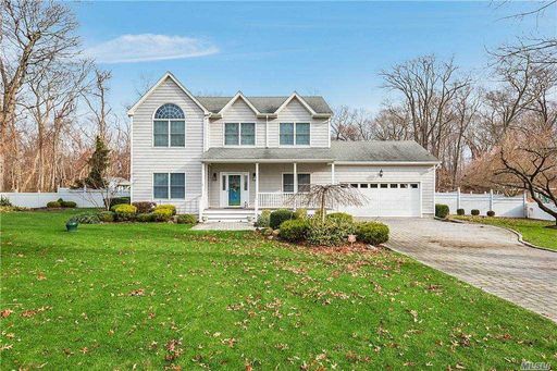 Image 1 of 26 for 52 Colonial Drive in Long Island, Aquebogue, NY, 11931
