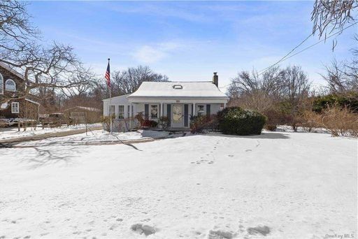 Image 1 of 27 for 24 Girard Avenue in Long Island, Bay Shore, NY, 11706