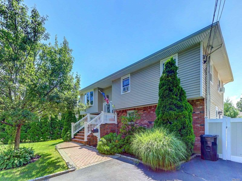 Image 1 of 32 for 1294 Minerva Street in Long Island, West Islip, NY, 11795