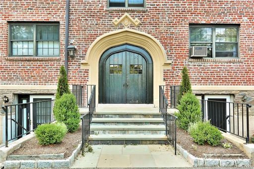 Image 1 of 17 for 1452 Boston Post Road #2D in Westchester, Larchmont, NY, 10538
