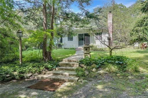 Image 1 of 30 for 10 Pond Meadow Road in Westchester, Croton-on-Hudson, NY, 10520