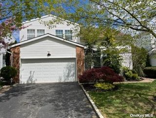 Image 1 of 21 for 33 Hamlet Drive #33 in Long Island, Commack, NY, 11725