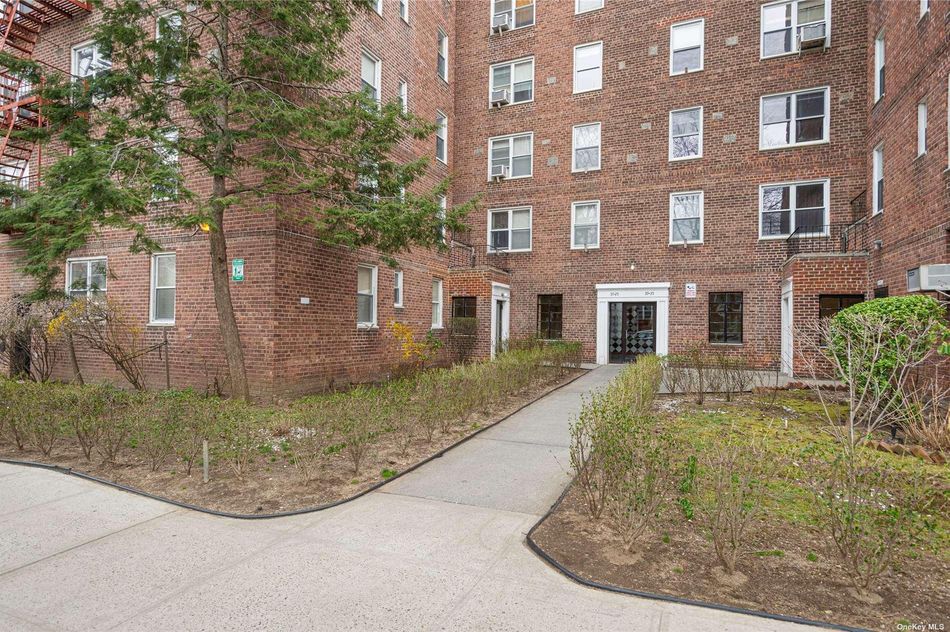 Image 1 of 13 for 39-25 51st Street #3B in Queens, Woodside, NY, 11377