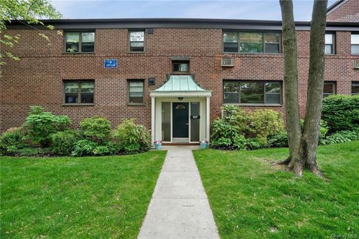Image 1 of 16 for 107 Beacon Hill Drive #E11 in Westchester, Dobbs Ferry, NY, 10522