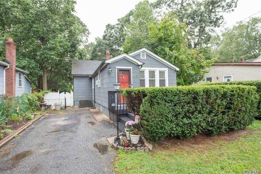 Image 1 of 25 for 208 Broad St in Long Island, Yaphank, NY, 11980