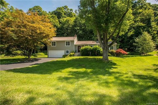 Image 1 of 23 for 41 Deerfield Lane S in Westchester, Pleasantville, NY, 10570