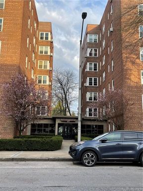 Image 1 of 19 for 625 Gramatan Avenue #6M in Westchester, Mount Vernon, NY, 10552
