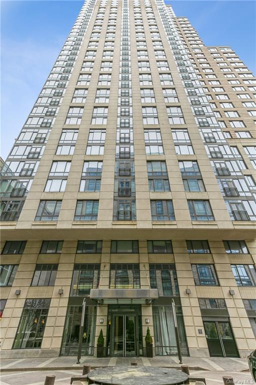 10 City Place #30C in Westchester, White Plains, NY 10601