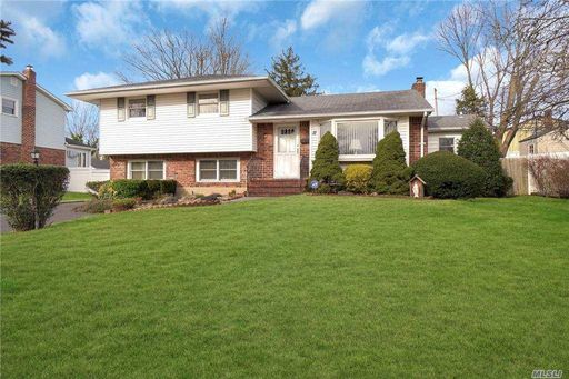 Image 1 of 27 for 11 Elder Drive in Long Island, Commack, NY, 11725