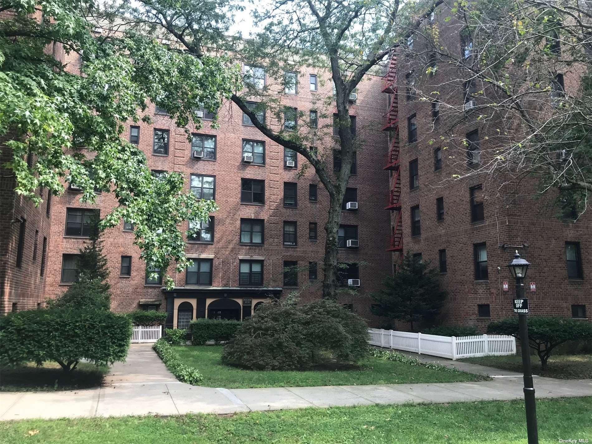 83-20 98 Street #5M in Queens, Woodhaven, NY 11421