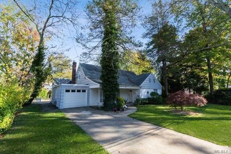 Image 1 of 20 for 11 Chadwick Road in Long Island, Great Neck, NY, 11023