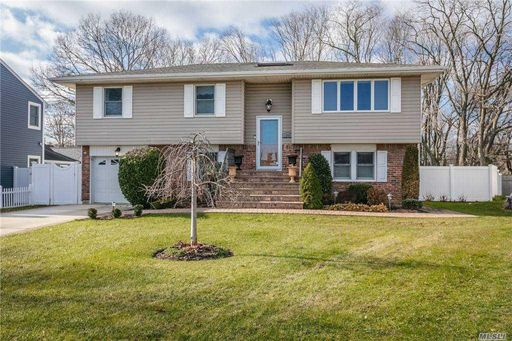 Image 1 of 29 for 1352 Estelle Court in Long Island, Seaford, NY, 11783