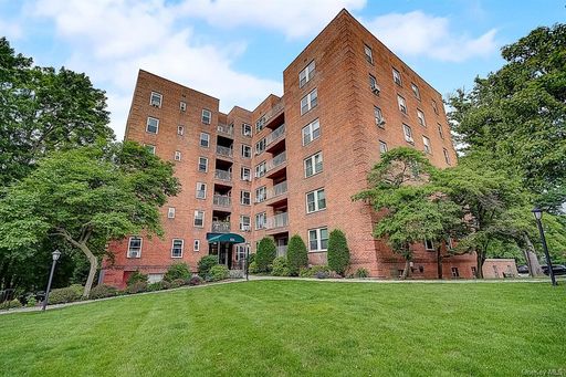 Image 1 of 36 for 555 Broadway #3E in Westchester, Hastings-on-Hudson, NY, 10706