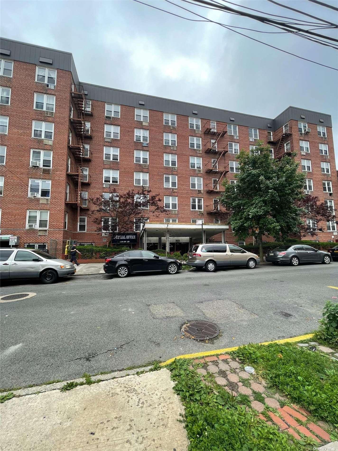 144-24 37 Ave #6I in Queens, Flushing, NY 11354