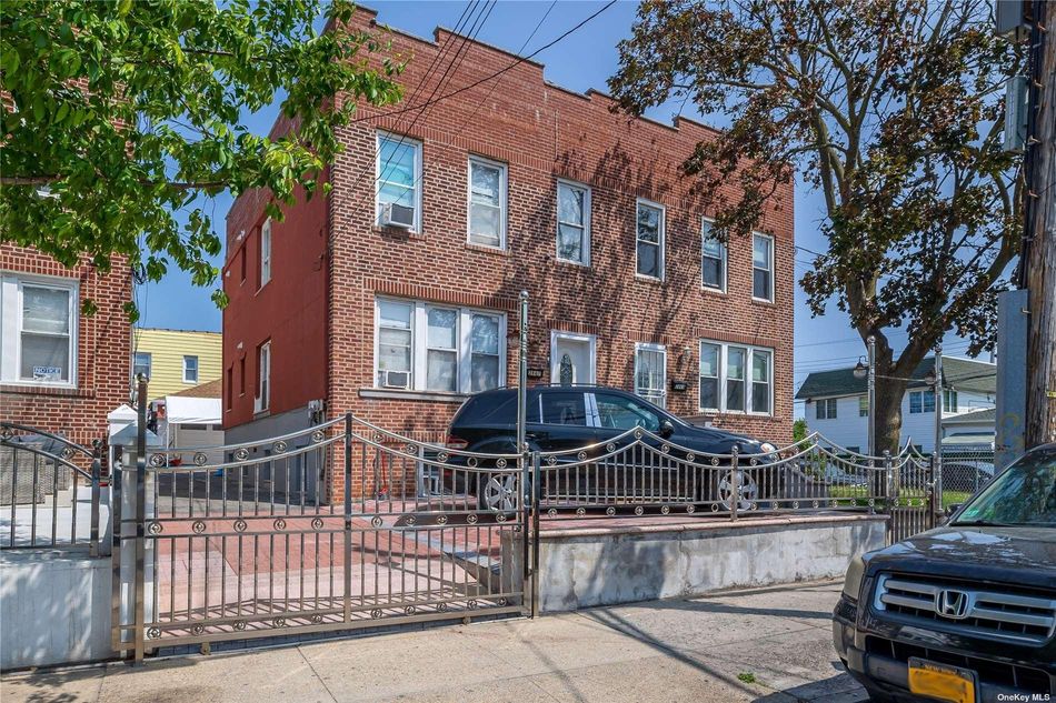 Image 1 of 29 for 2867 Dewey Avenue in Bronx, NY, 10465