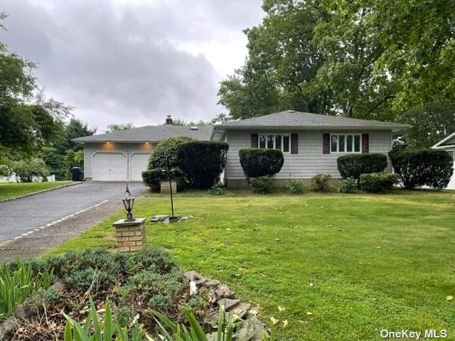 15 Quenzer Street in Long Island, Nesconset, NY 11767