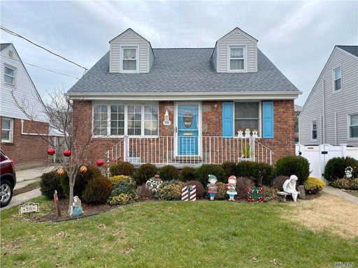 Image 1 of 20 for 50 11th Ave in Long Island, Mineola, NY, 11501