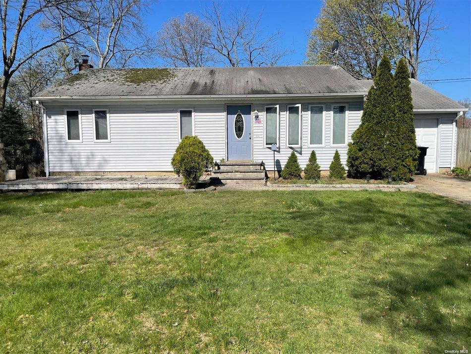 Image 1 of 13 for 82 Toomey Road in Long Island, West Islip, NY, 11795