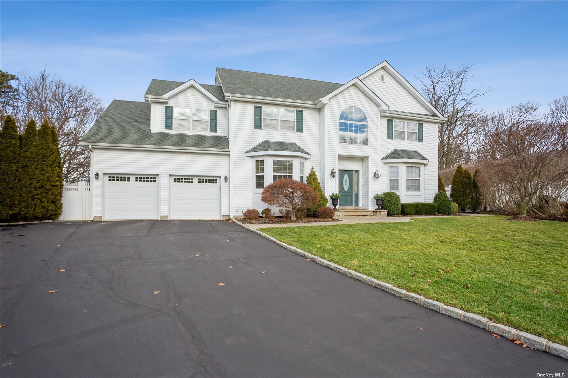 3 Sky View Court in Long Island, Hauppauge, NY 11788