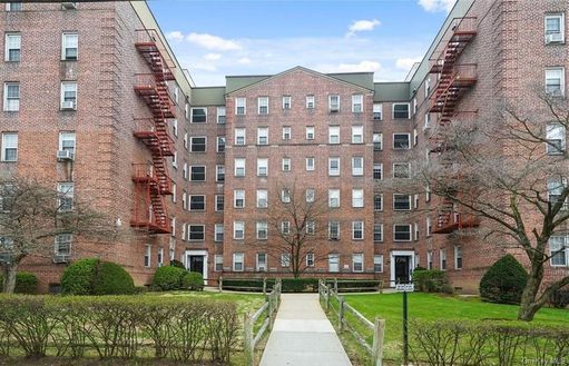 Image 1 of 21 for 780 Bronx River Road #A57 in Westchester, Yonkers, NY, 10708
