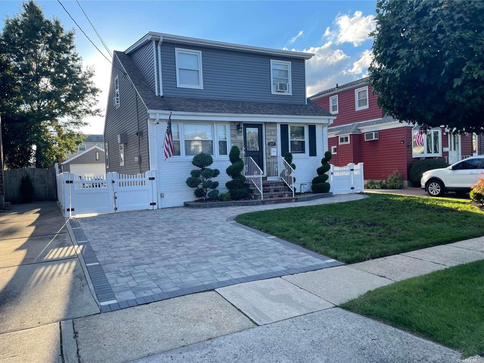 Image 1 of 25 for 217 Mckinley Parkway in Long Island, Mineola, NY, 11501