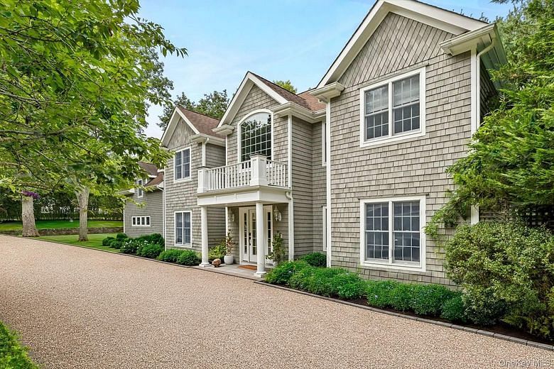 1 Albertines Lane