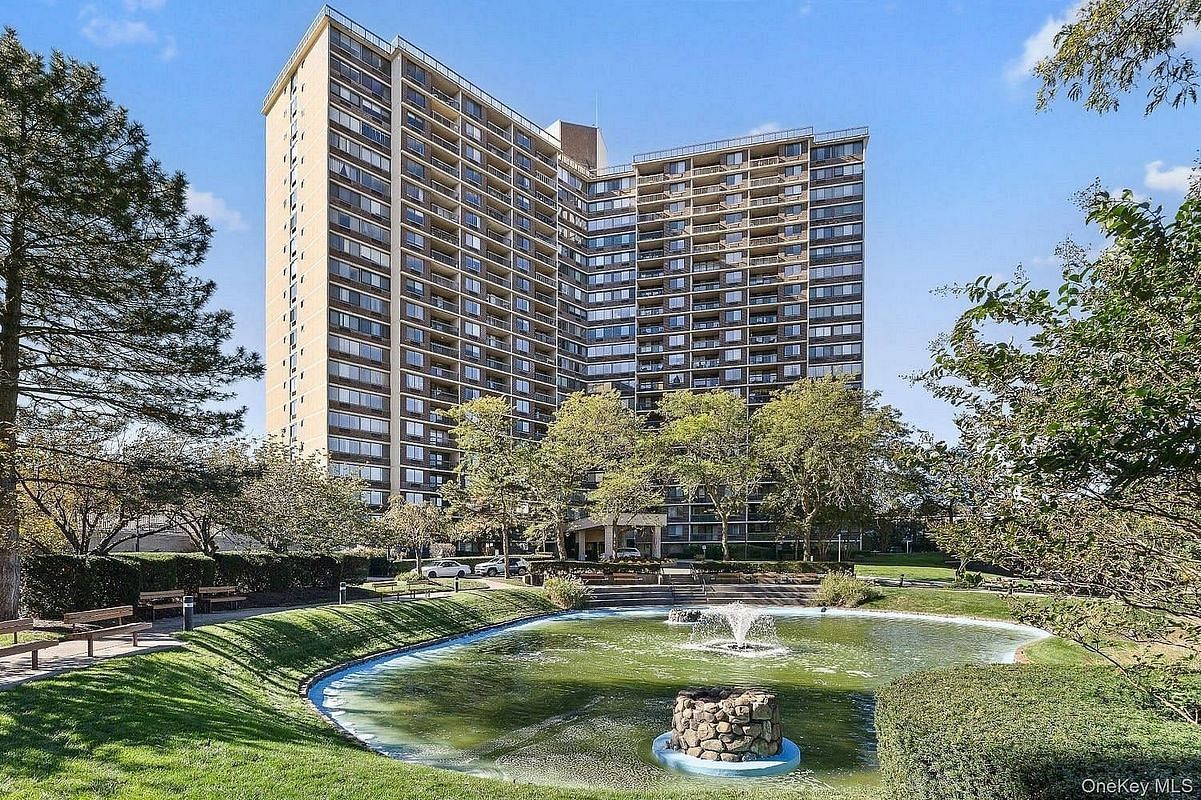 Image 1 of 21 for 1 Bay Club Drive #12U in Queens, Bayside, NY, 11360