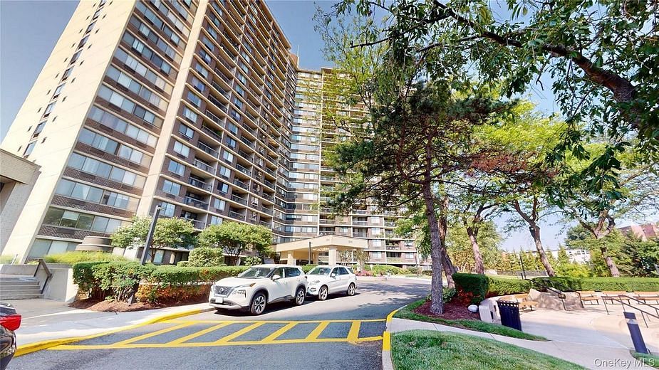 1 Bay Club Drive #17E