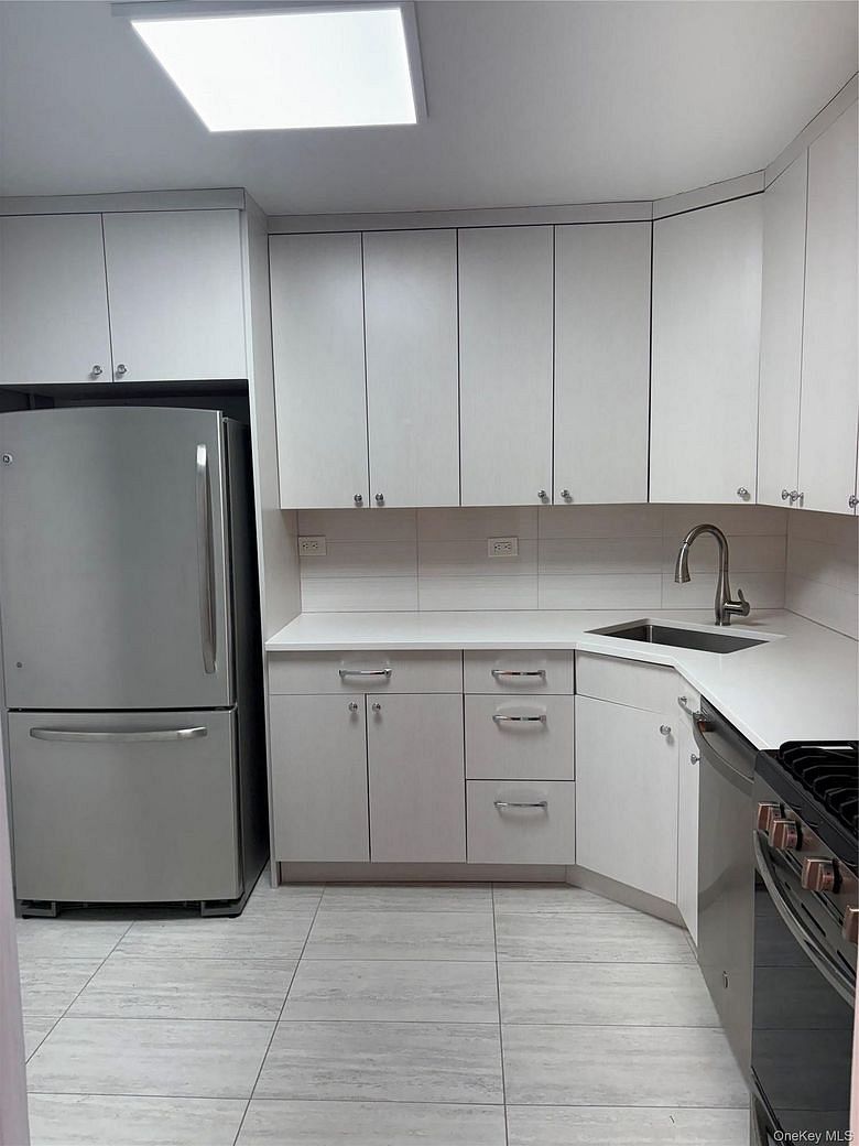 1 Bay Club Drive #19B