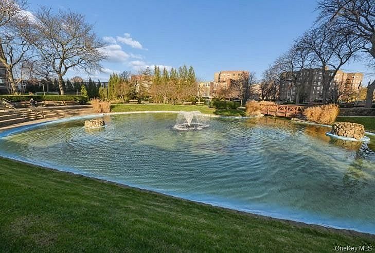 1 Bay Club Drive #6V