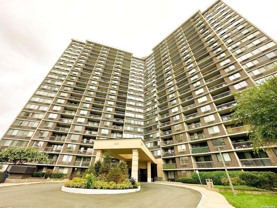 Image 1 of 30 for 1 Bay Club Drive #9K in Queens, Bayside, NY, 11360