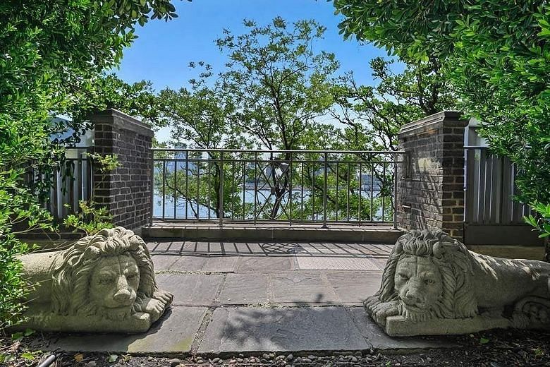 1 Beekman Place #15A