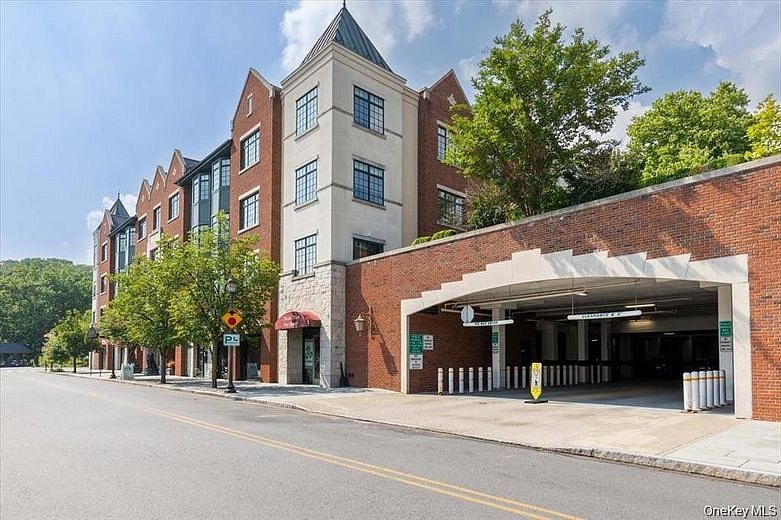 1 Christie Place #207 E