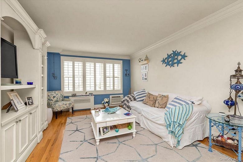 1 E Broadway Ave #6A