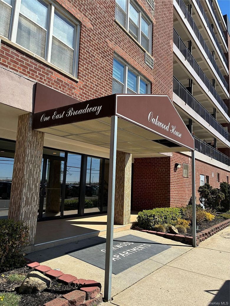 1 E Broadway Ave #7B
