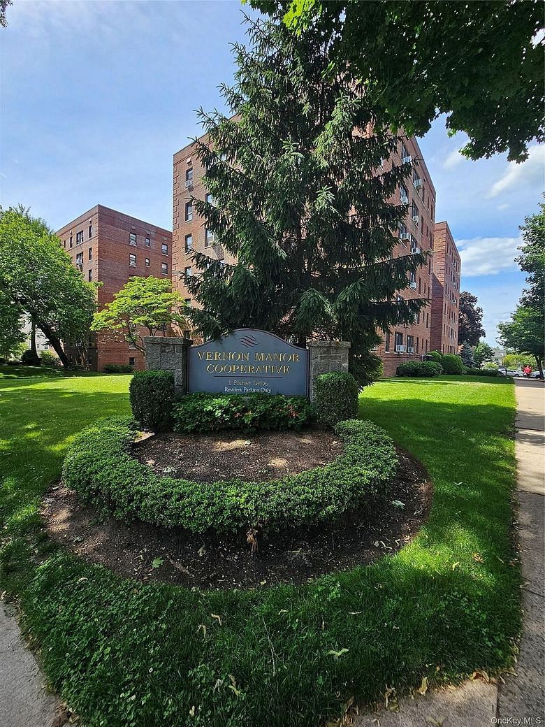 1 Fisher Drive #607