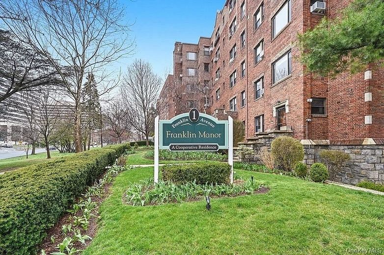 1 Franklin Avenue #1D