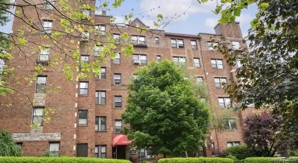1 Franklin Avenue #5E