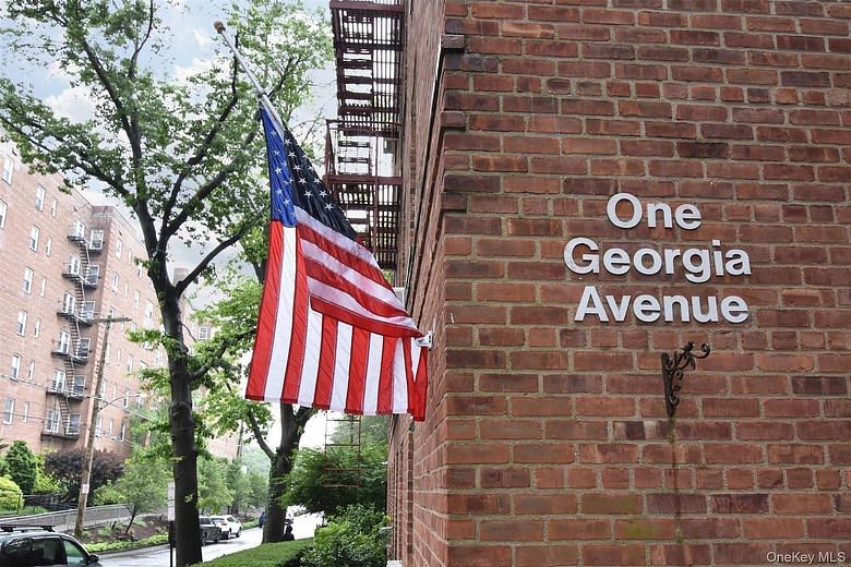 1 Georgia Avenue #3E