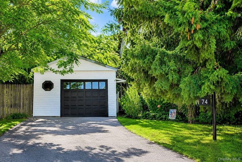 1 Glen Cove Drive