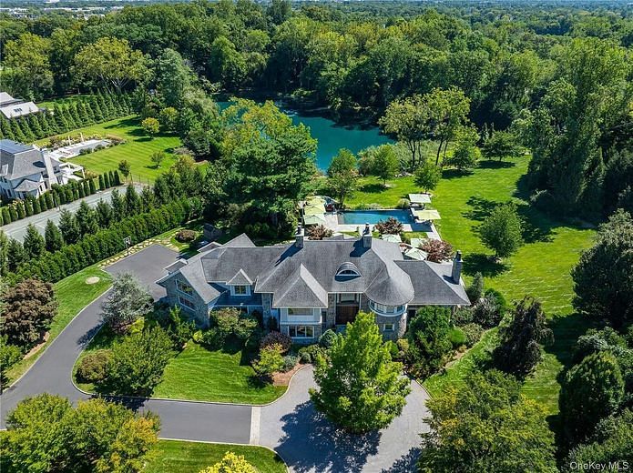 1 Hidden Pond Drive