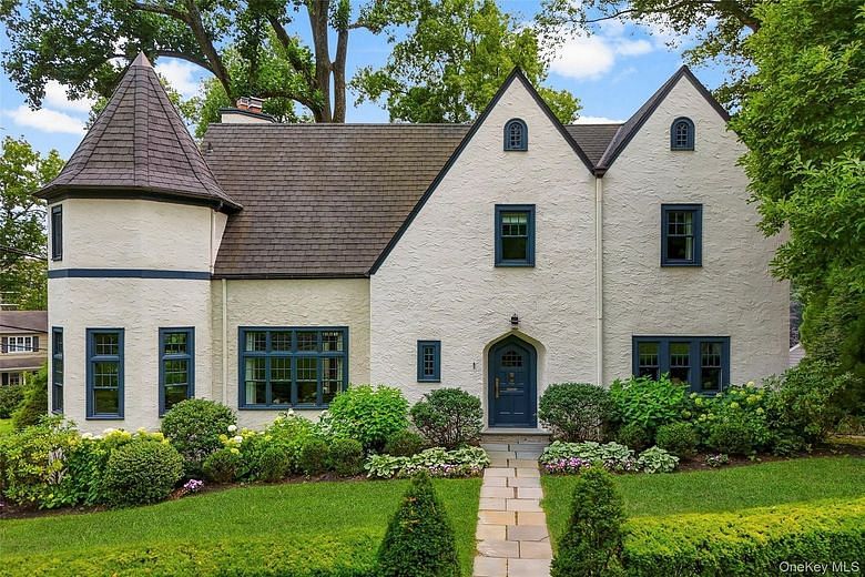 1 Huguenot Drive