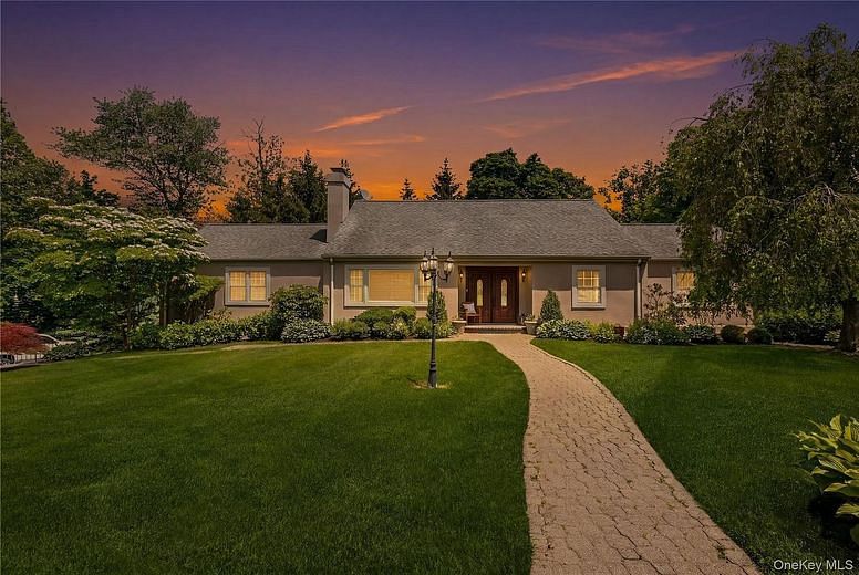 1 Hunting Ridge Road