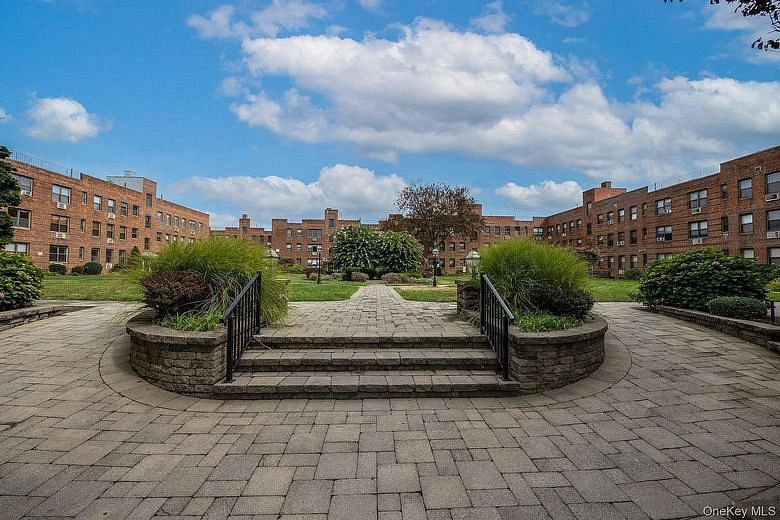 1 Jefferson Avenue #H8