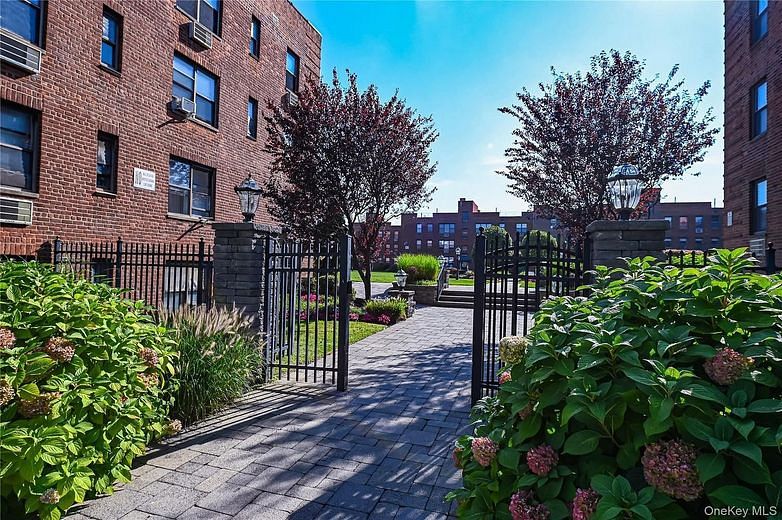 1 Jefferson Avenue #J10