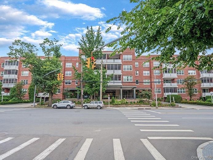 1 Kensington Gate #107