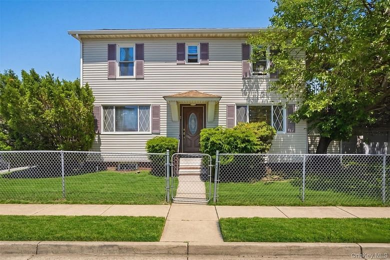 1 Moore Avenue