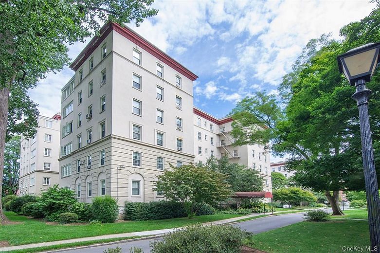 1 Park Lane #3A