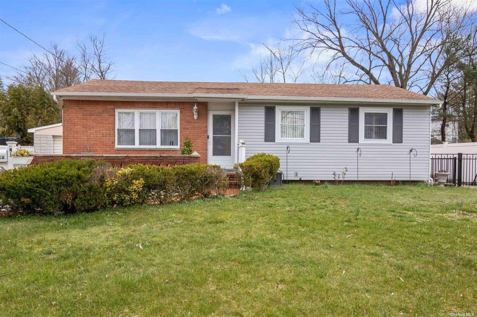 Image 1 of 26 for 1 Pinetop Drive in Long Island, Central Islip, NY, 11722